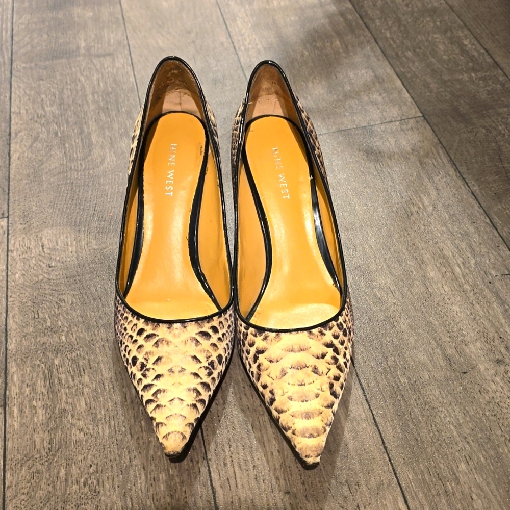 9/3 NINE WEST PUMPS
